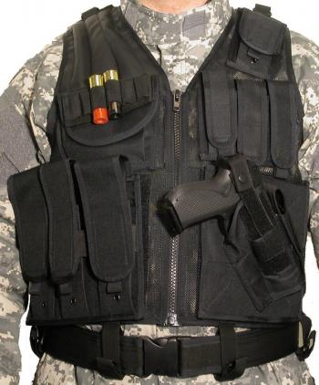GILET TACTIQUE NOIR AVEC HOLSTER SWISS ARMS 